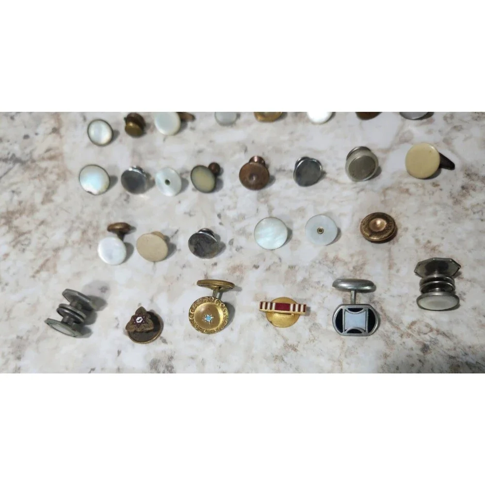 Mixed Estate Lot of Vintage CUFFLINKS - Gold Tone & Silver Tone -  5+ Pairs